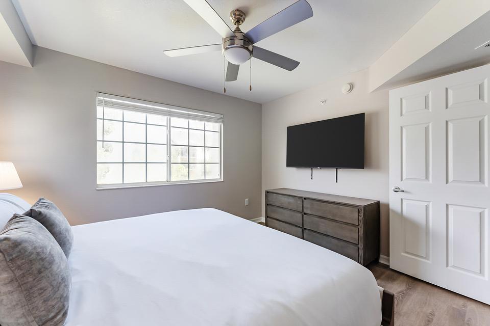 These photos are from another Landing in this building.