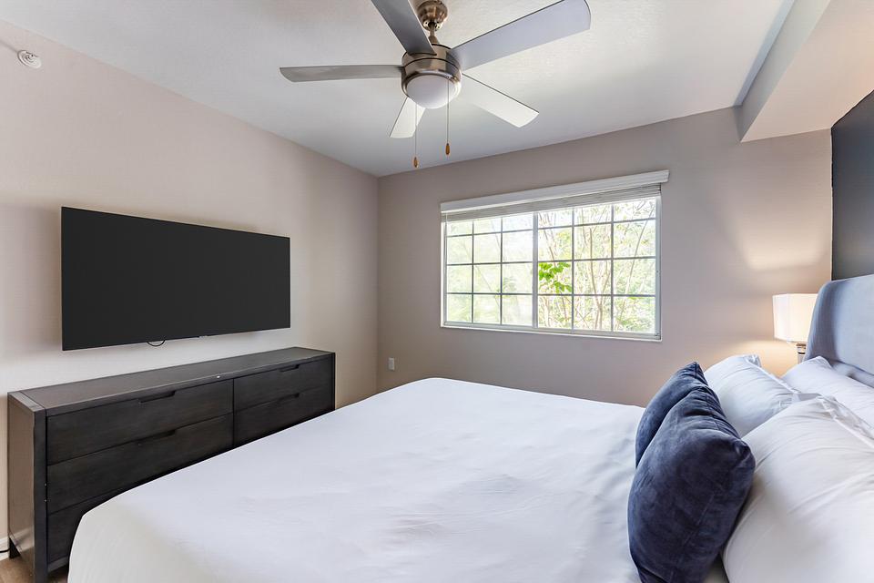 These photos are from another Landing in this building.