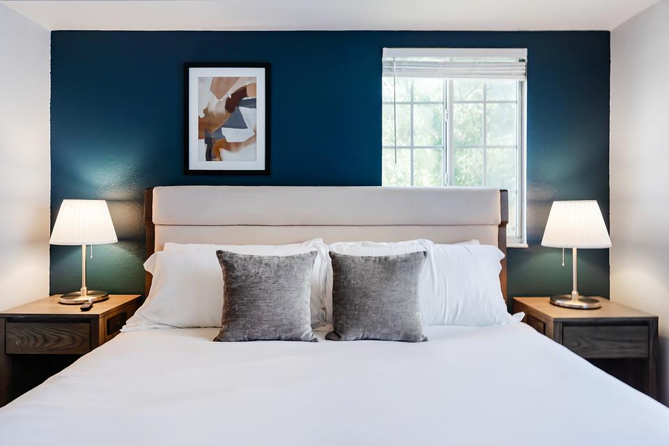 These photos are from another Landing in this building.