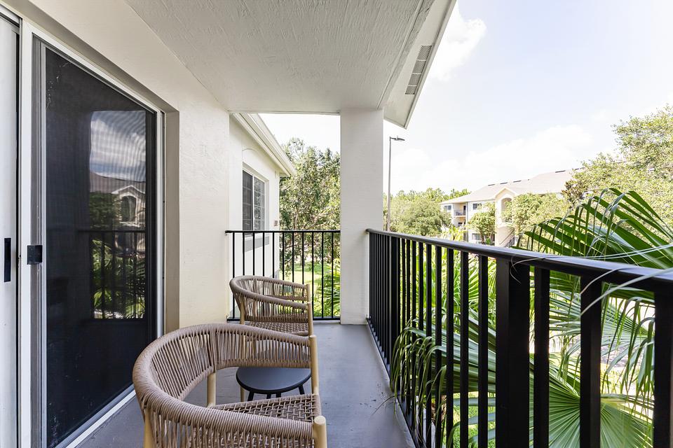 These photos are from another Landing in this building.