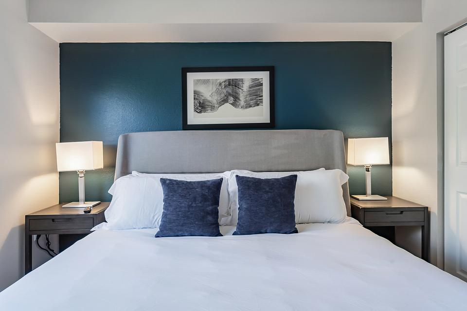 These photos are from another Landing in this building.