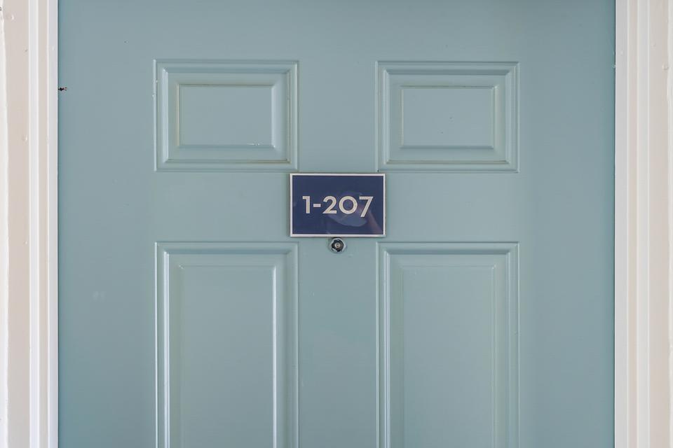 These photos are from another Landing in this building.