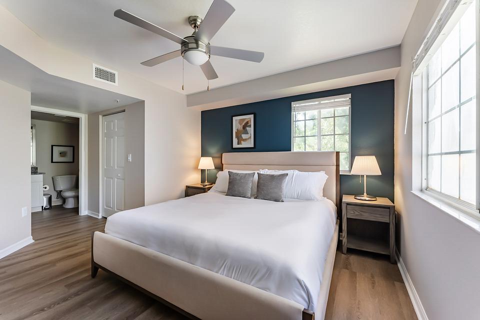 These photos are from another Landing in this building.