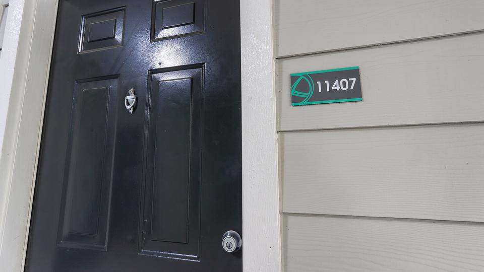 These photos are from another Landing in this building.