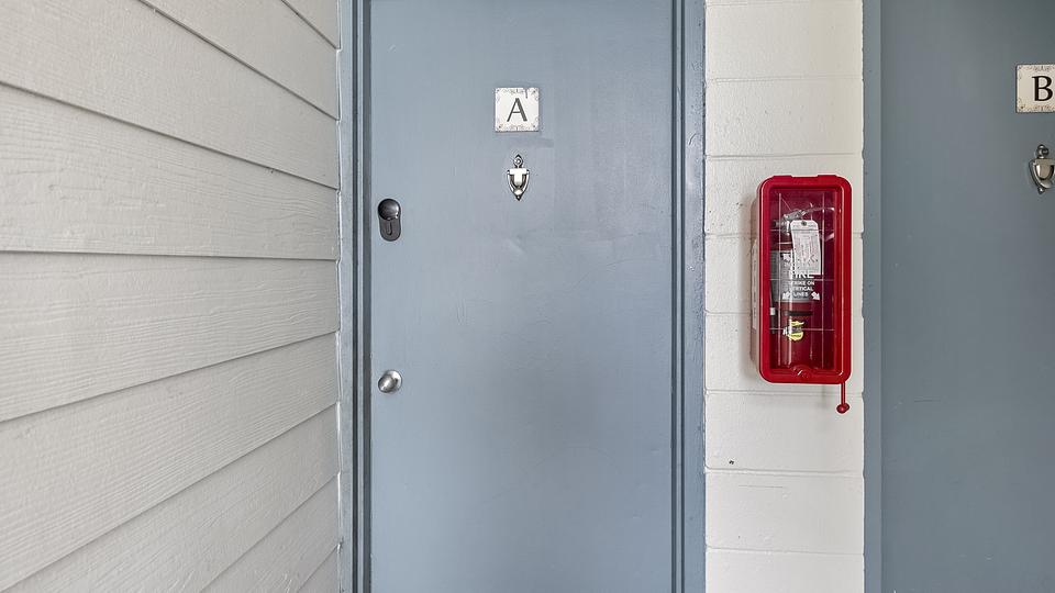 These photos are from another Landing in this building.