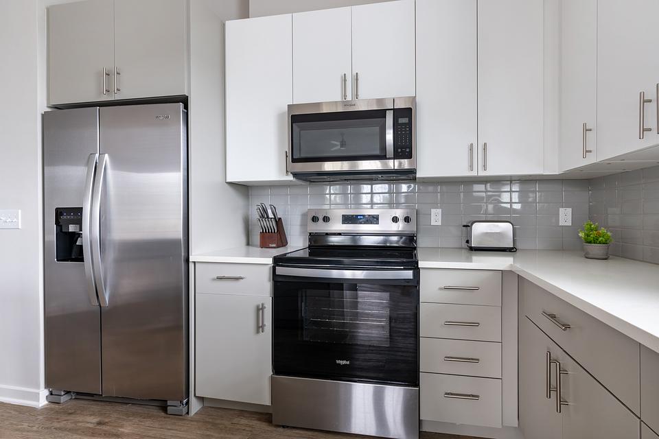 These photos are from another Landing in this building.