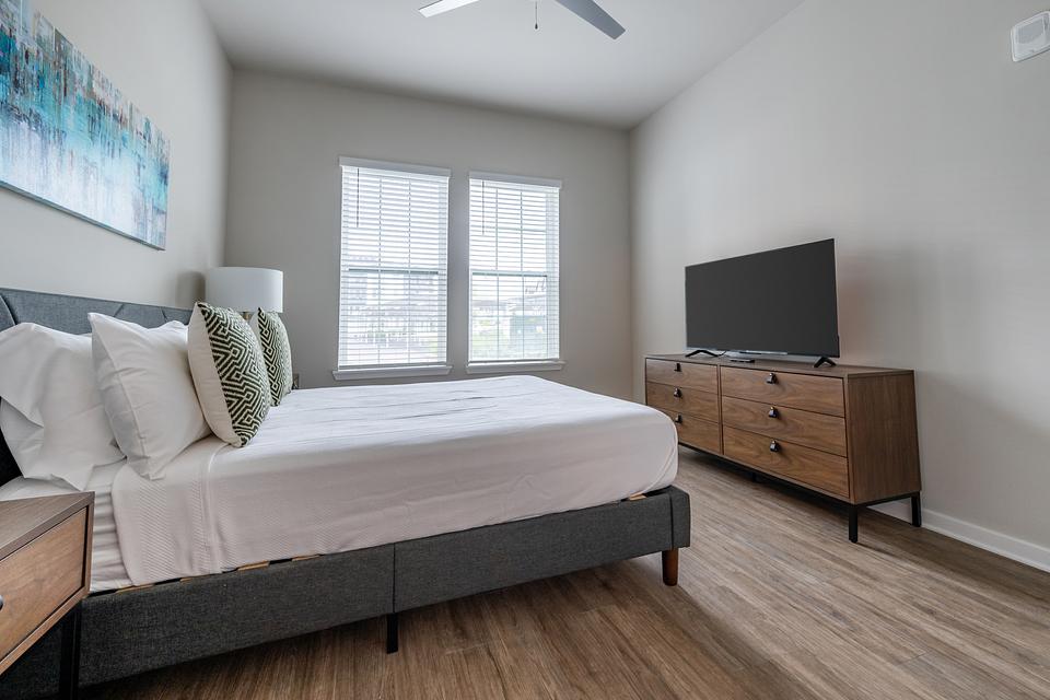 These photos are from another Landing in this building.