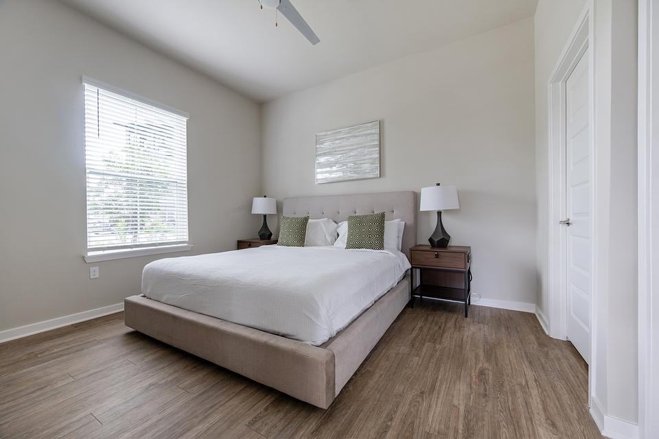 These photos are from another Landing in this building.