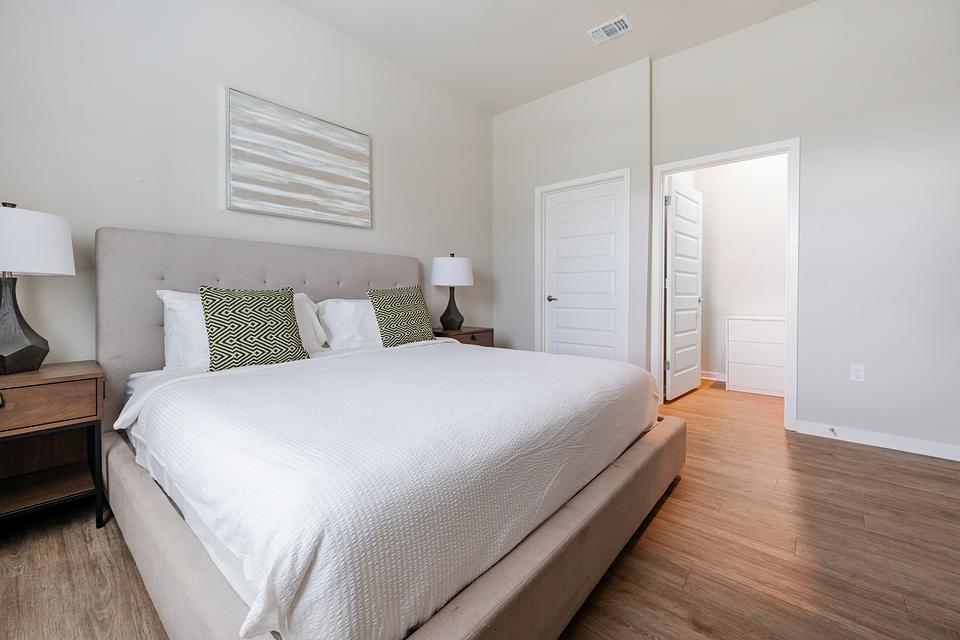 These photos are from another Landing in this building.