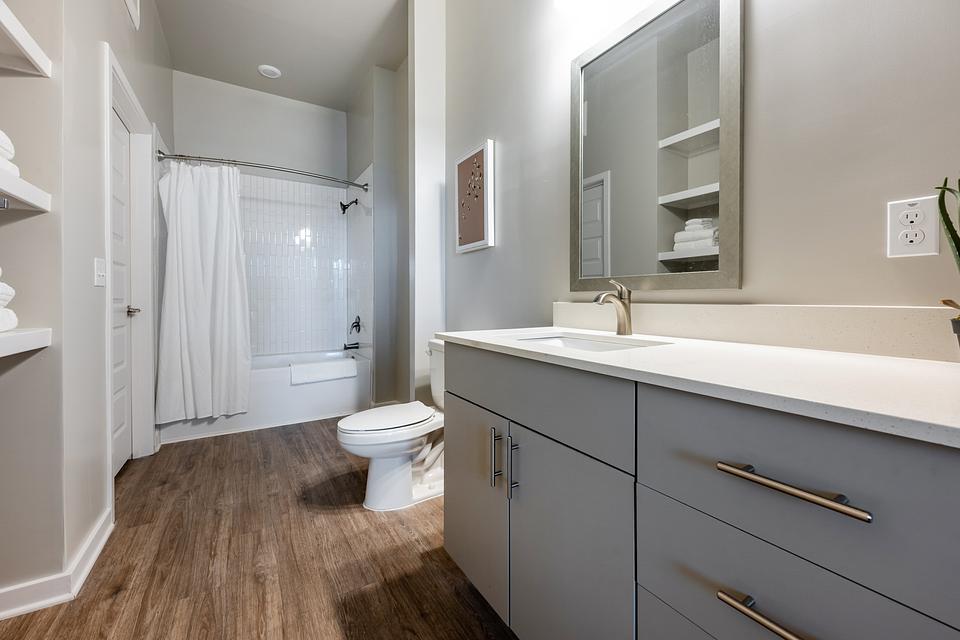 These photos are from another Landing in this building.