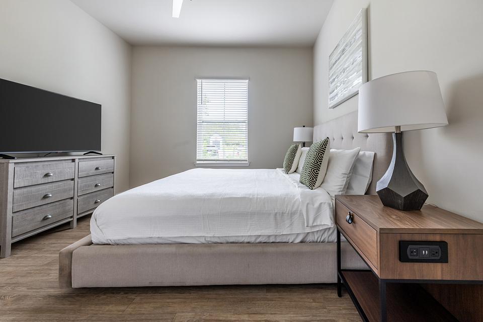 These photos are from another Landing in this building.