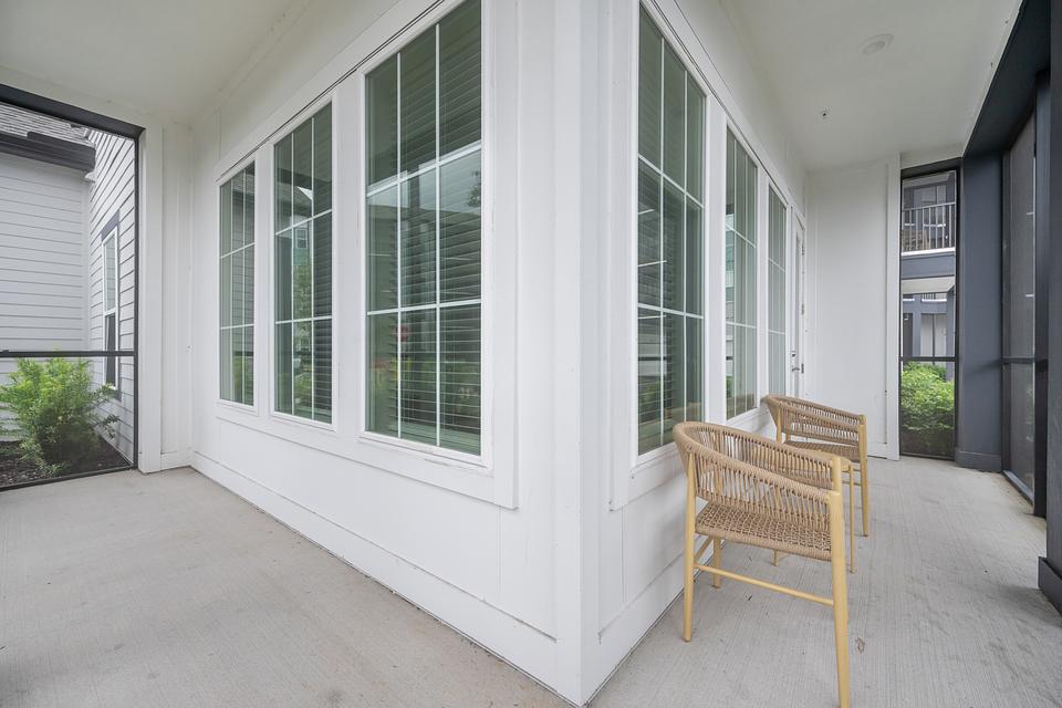 These photos are from another Landing in this building.