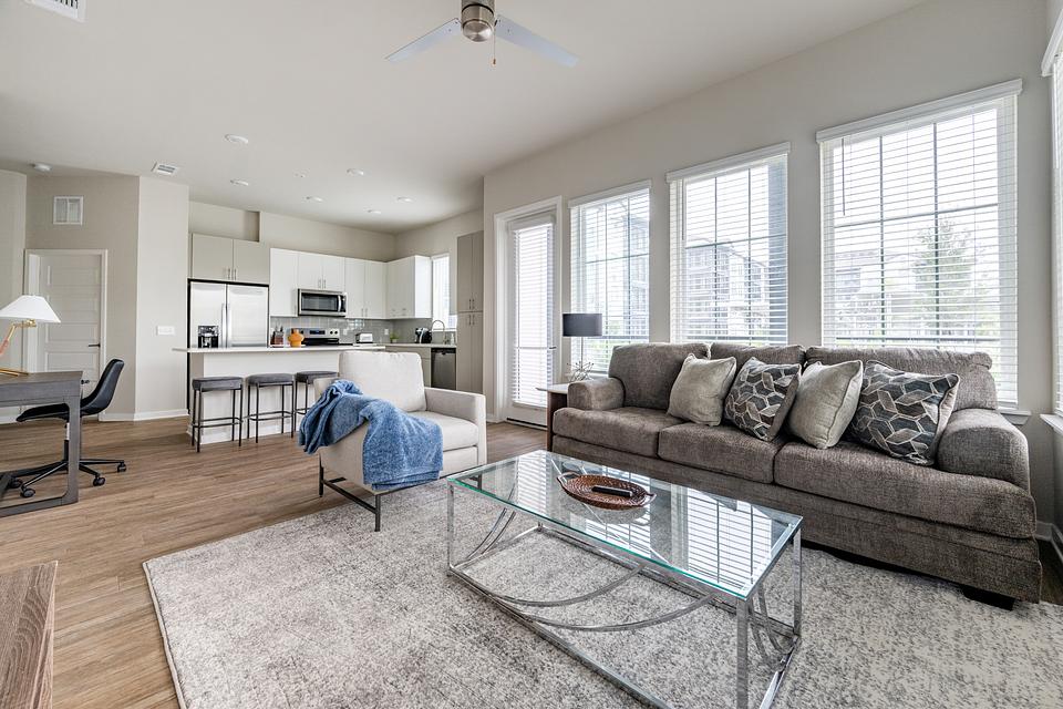 These photos are from another Landing in this building.