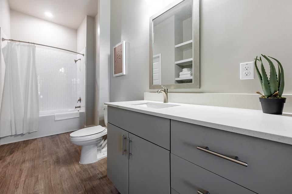 These photos are from another Landing in this building.