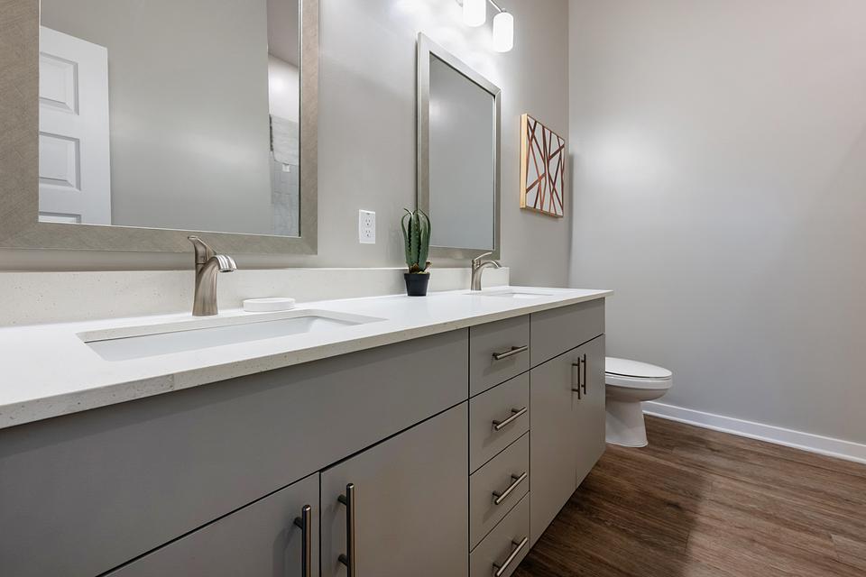 These photos are from another Landing in this building.