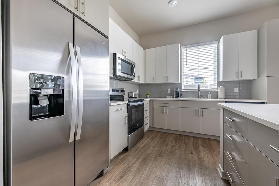 These photos are from another Landing in this building.