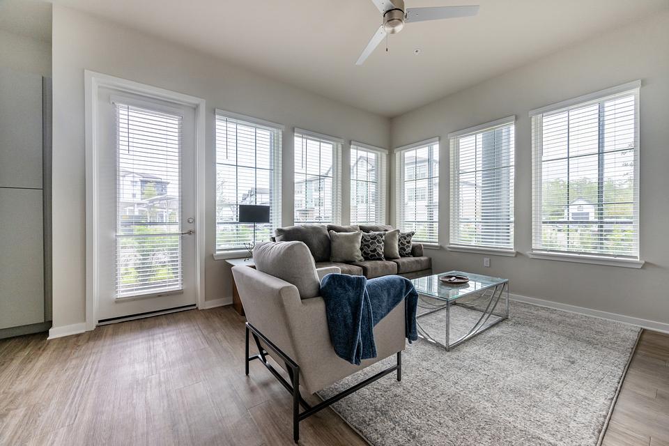 These photos are from another Landing in this building.