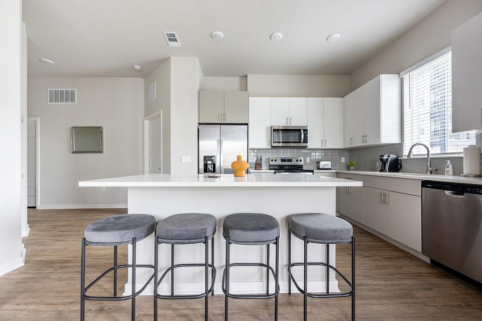 These photos are from another Landing in this building.