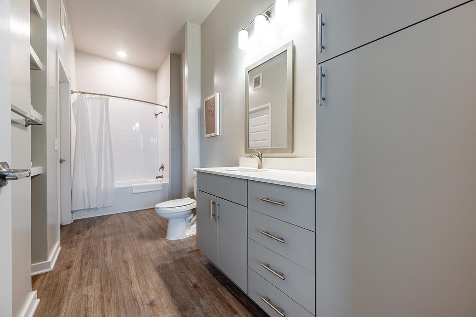 These photos are from another Landing in this building.