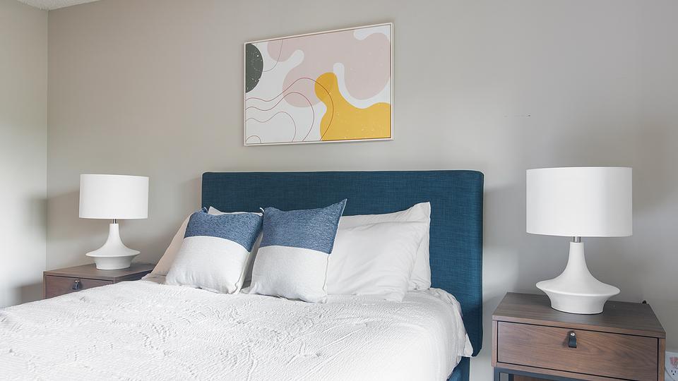 These photos are from another Landing in this building.