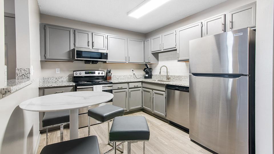 These photos are from another Landing in this building.