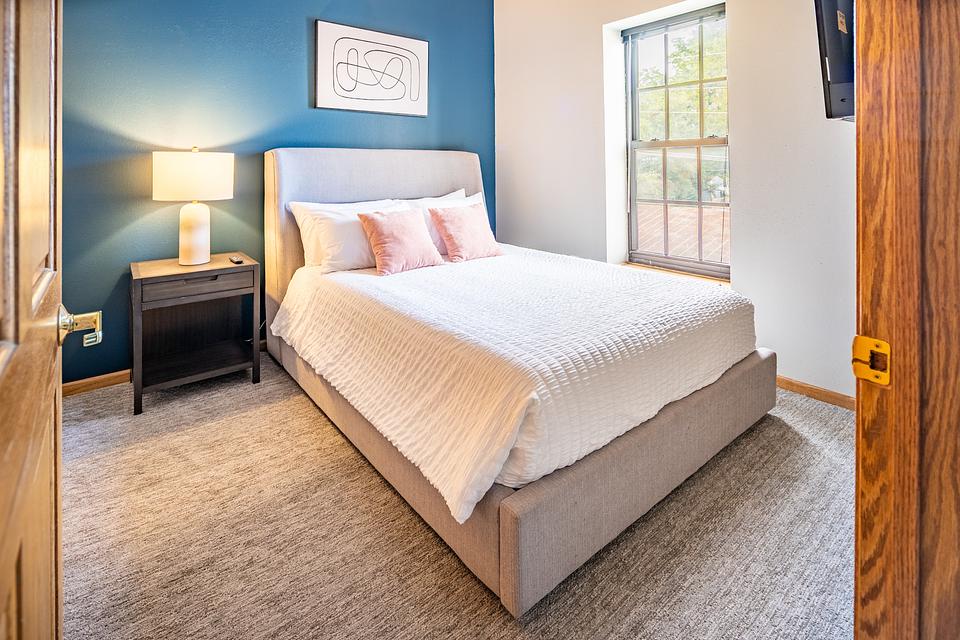 These photos are from another Landing in this building.