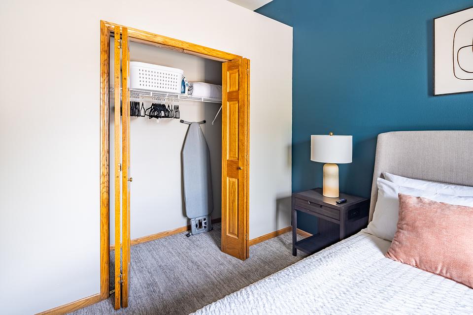 These photos are from another Landing in this building.