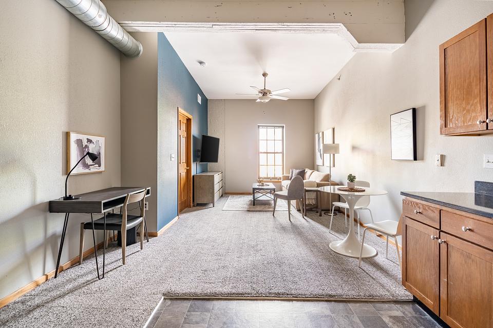 These photos are from another Landing in this building.