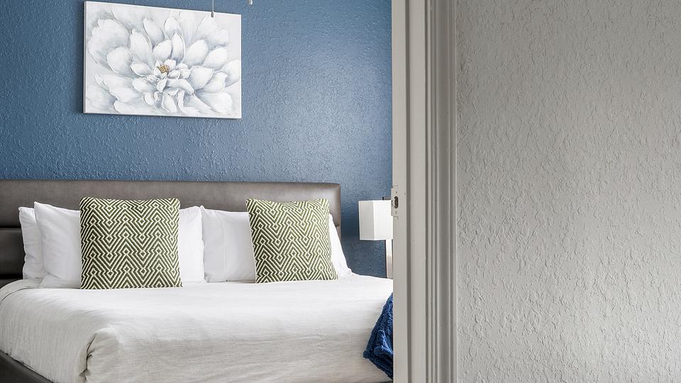 These photos are from another Landing in this building.