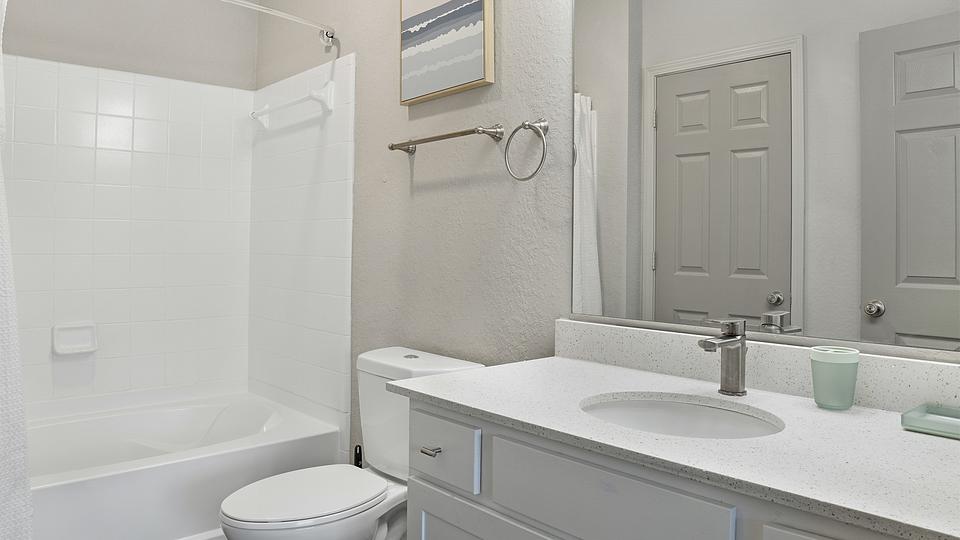 These photos are from another Landing in this building.