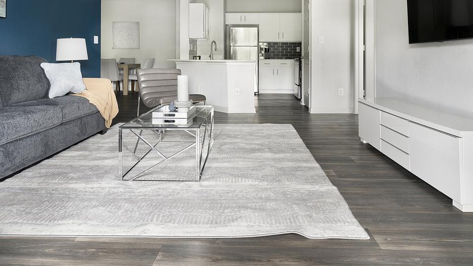 These photos are from another Landing in this building.