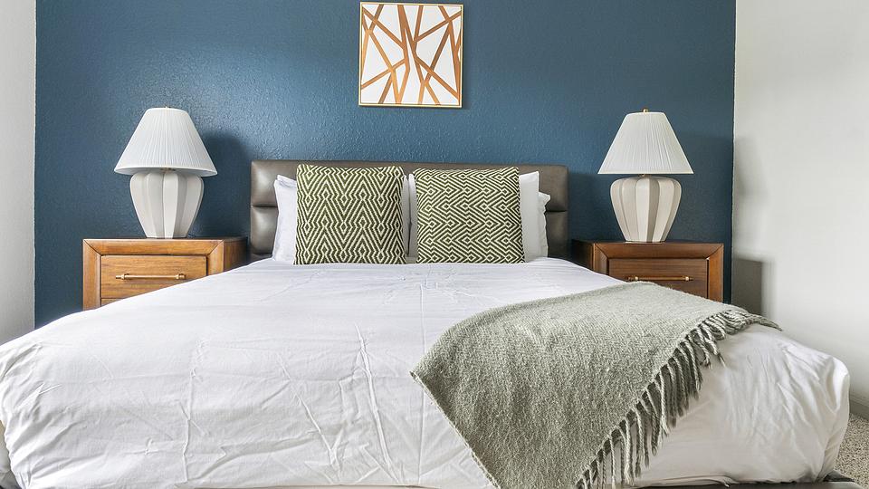 These photos are from another Landing in this building.