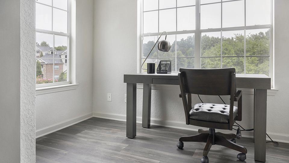 These photos are from another Landing in this building.