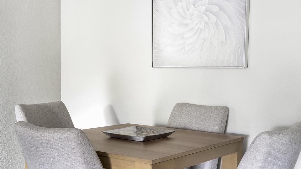 These photos are from another Landing in this building.