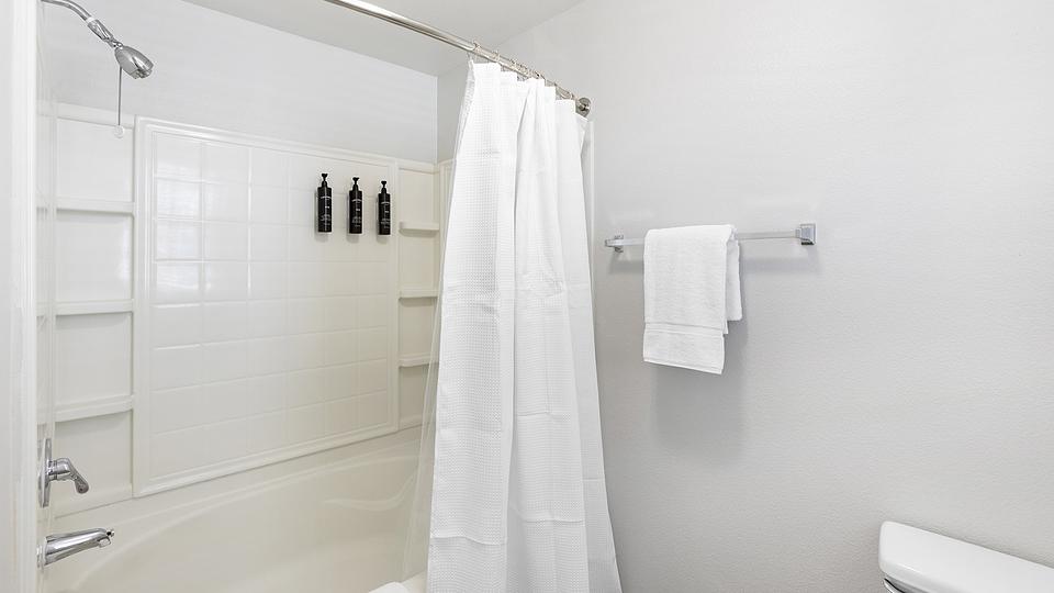 These photos are from another Landing in this building.