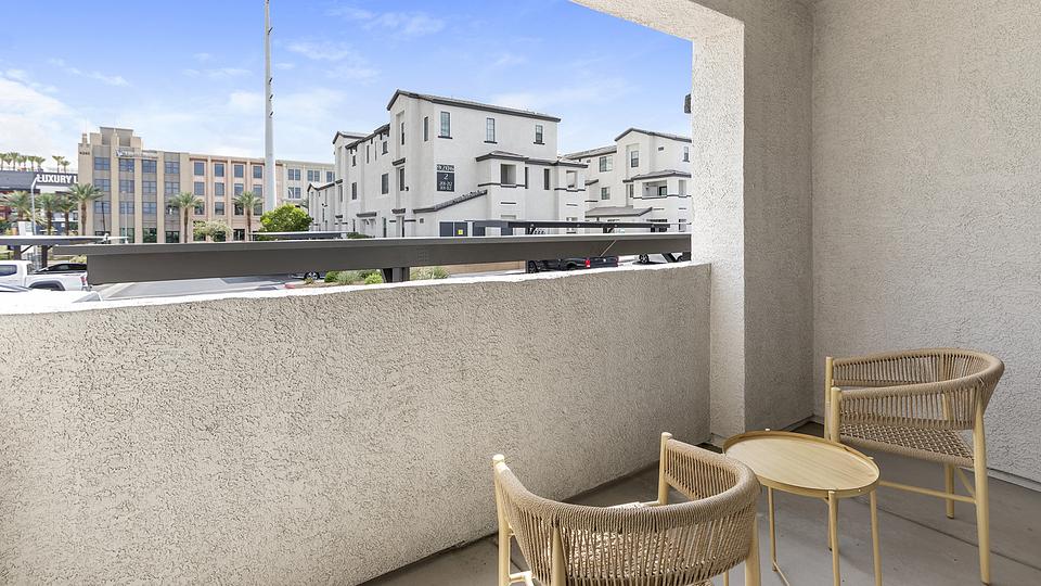 These photos are from another Landing in this building.