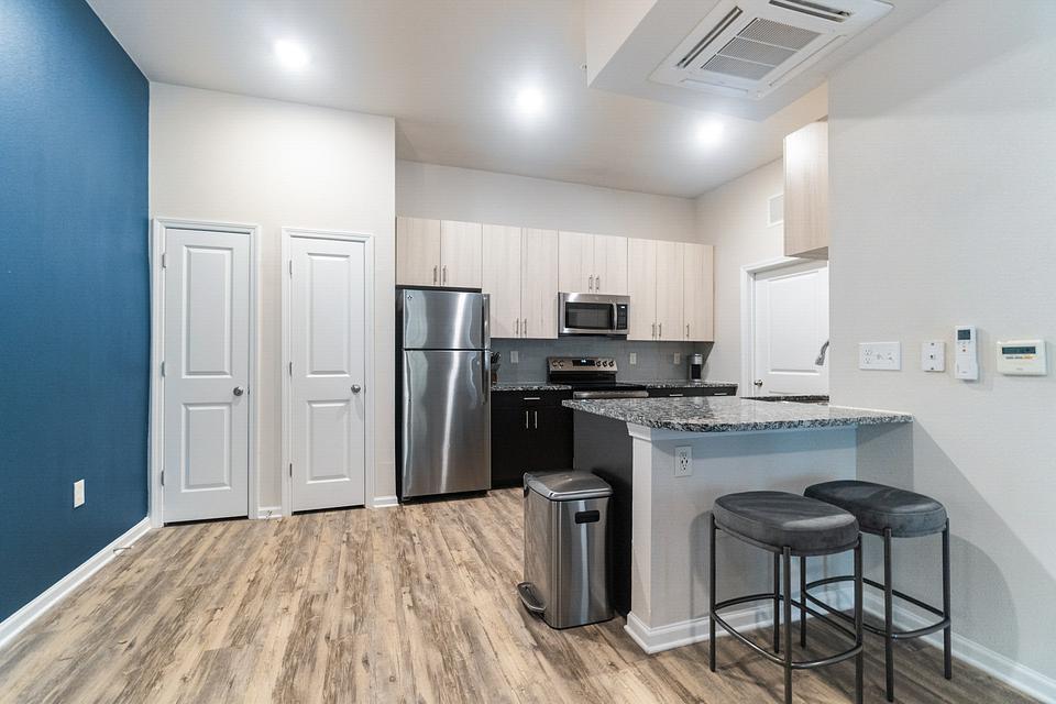 These photos are from another Landing in this building.