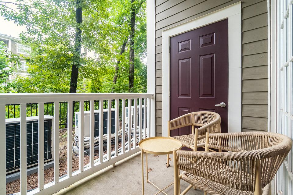 These photos are from another Landing in this building.