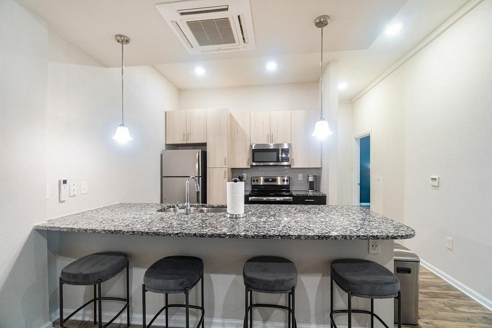 These photos are from another Landing in this building.