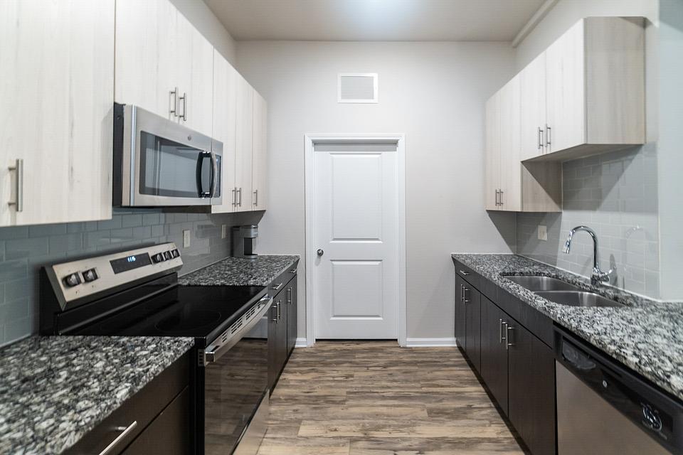 These photos are from another Landing in this building.