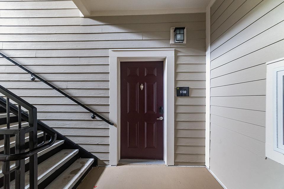 These photos are from another Landing in this building.