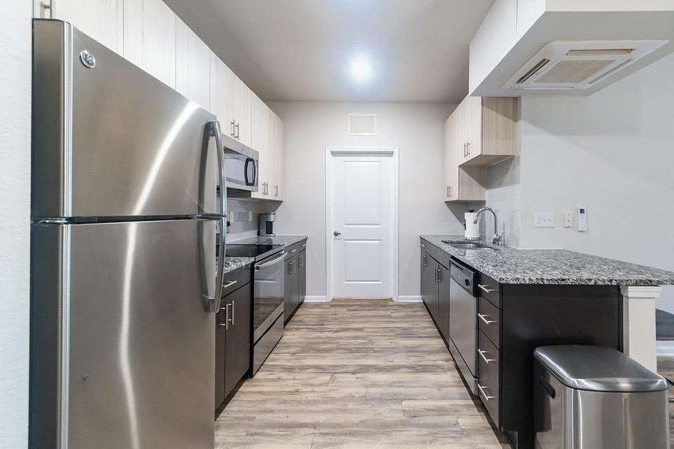 These photos are from another Landing in this building.