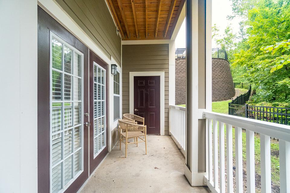 These photos are from another Landing in this building.