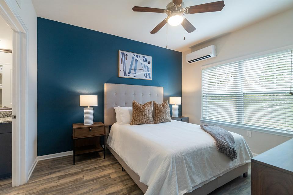 These photos are from another Landing in this building.