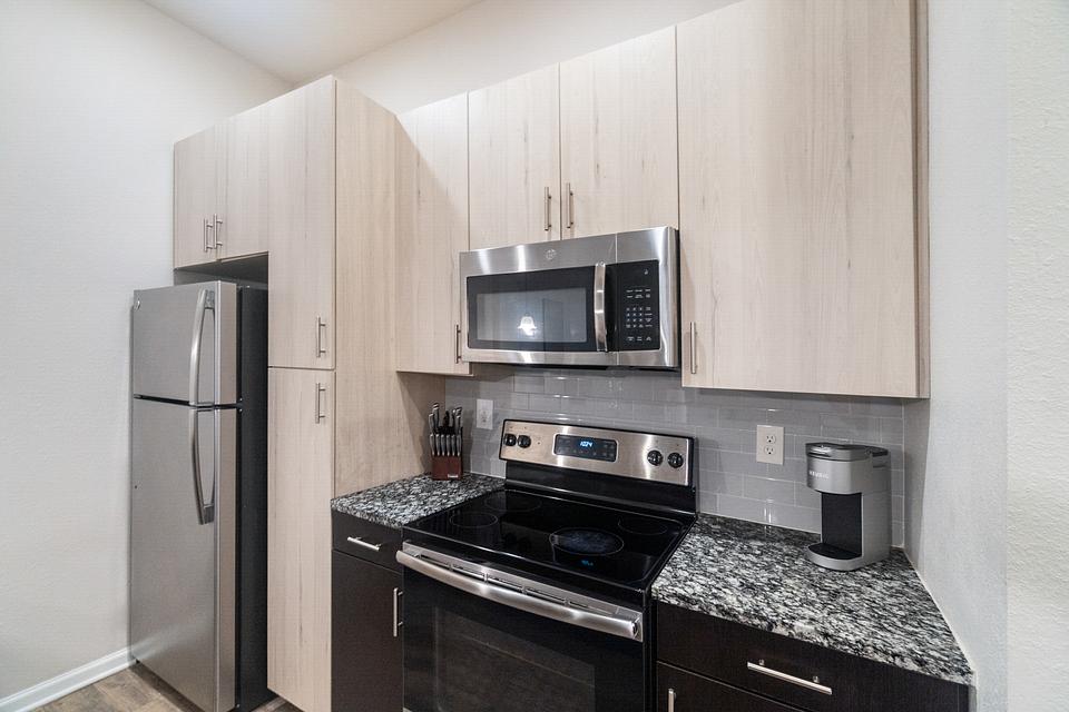 These photos are from another Landing in this building.