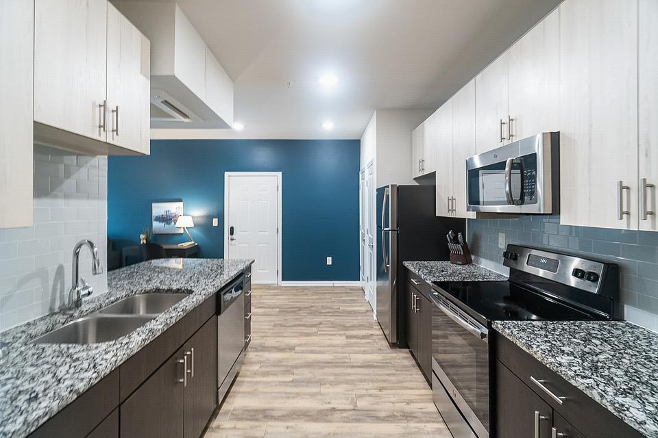 These photos are from another Landing in this building.