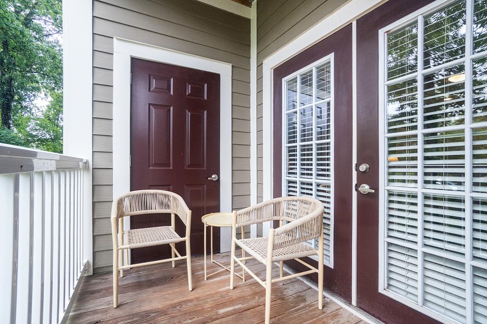 These photos are from another Landing in this building.