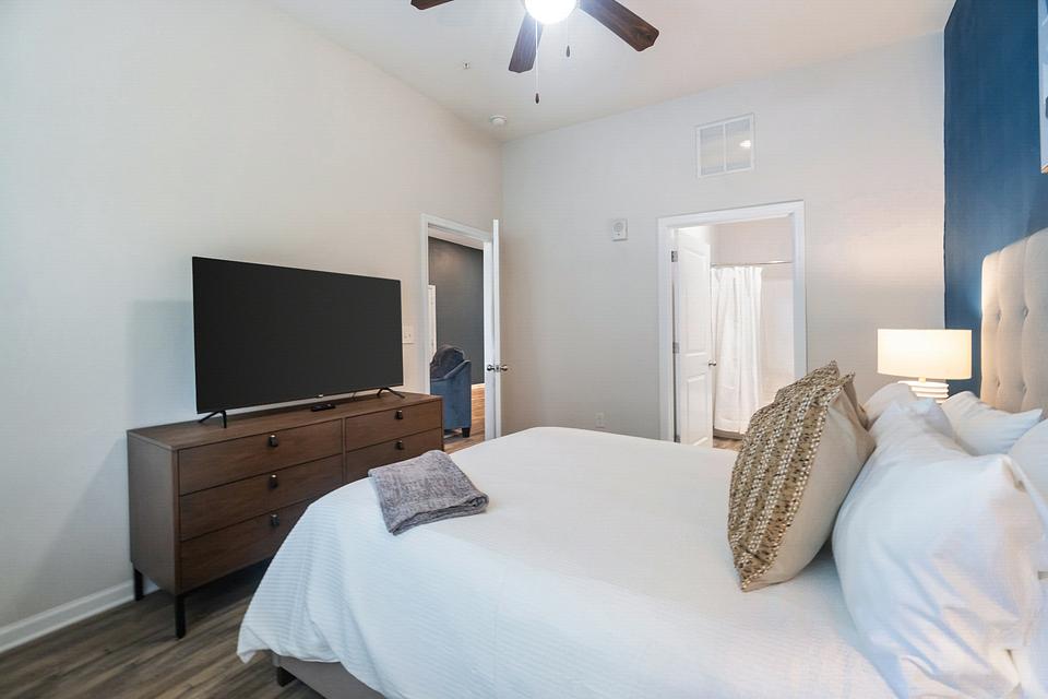 These photos are from another Landing in this building.