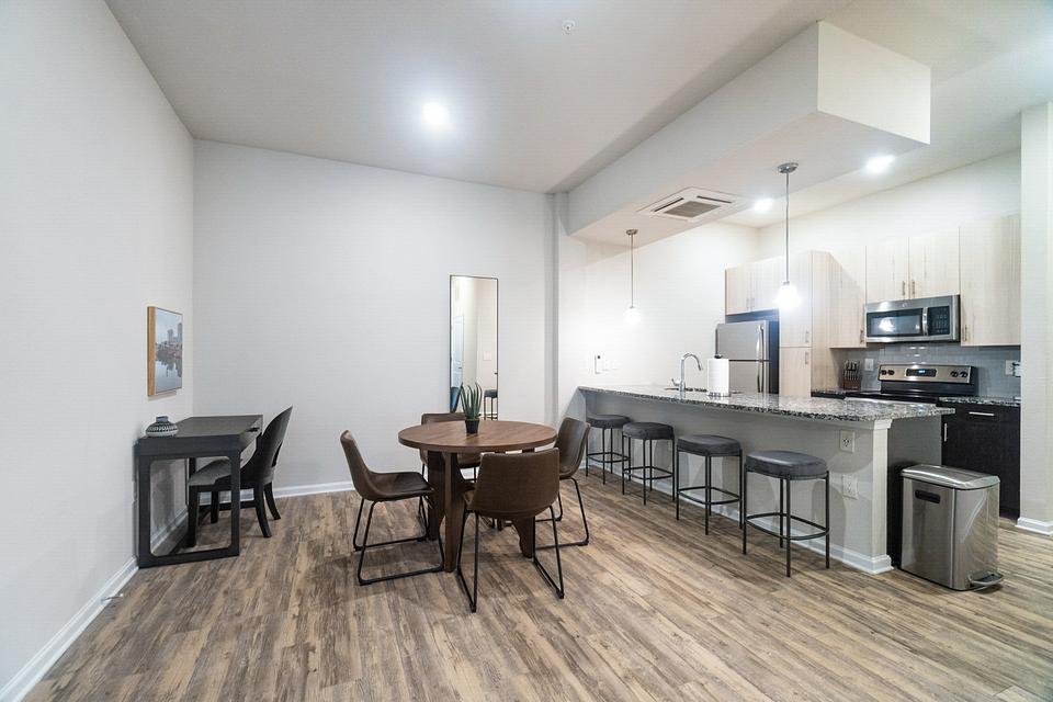 These photos are from another Landing in this building.