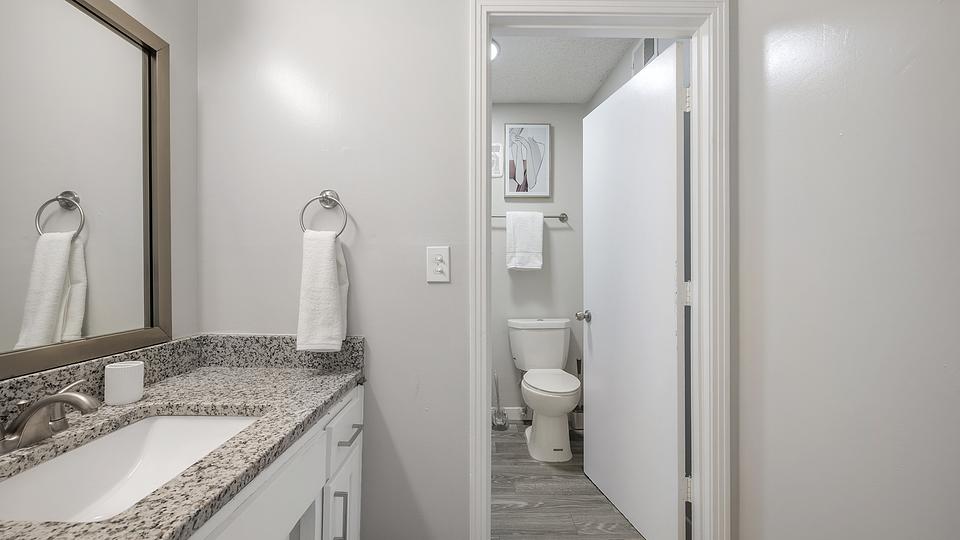 These photos are from another Landing in this building.